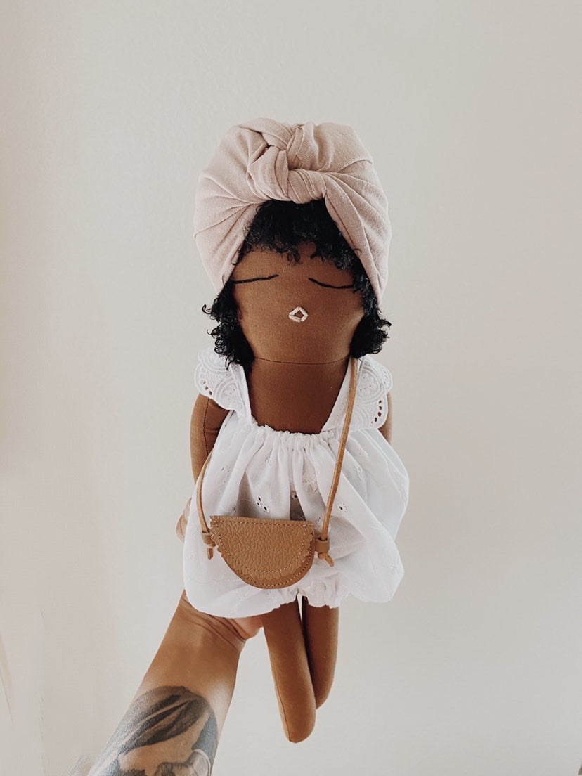 Me-Chári x Caraclarkdesign