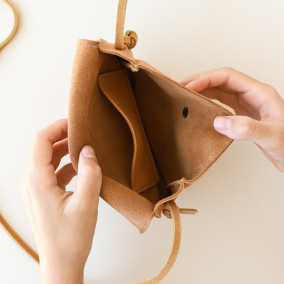Crossbody Bag in Caramel