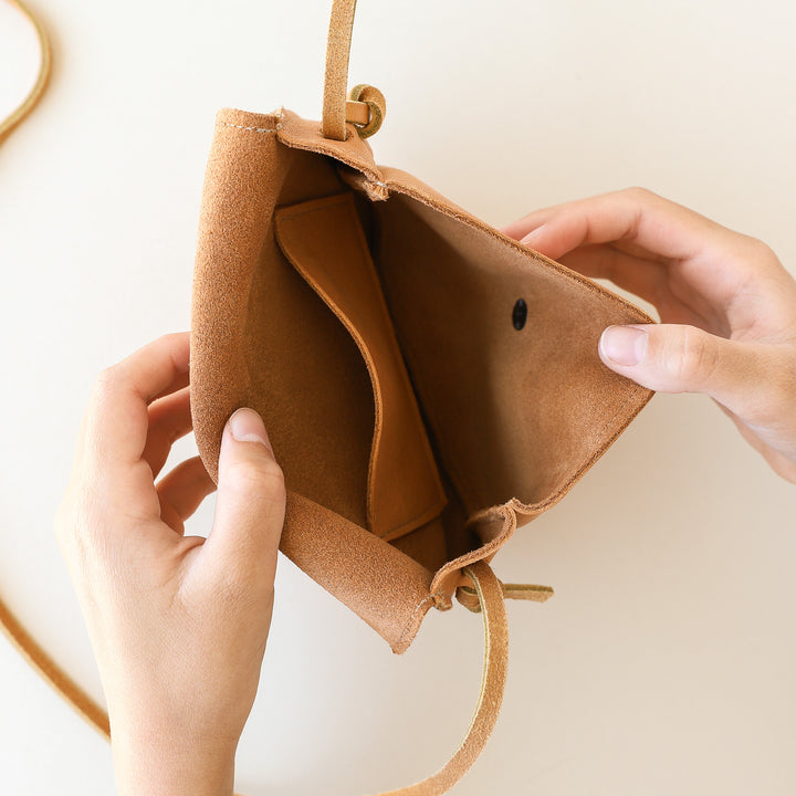Crossbody Bag in Caramel
